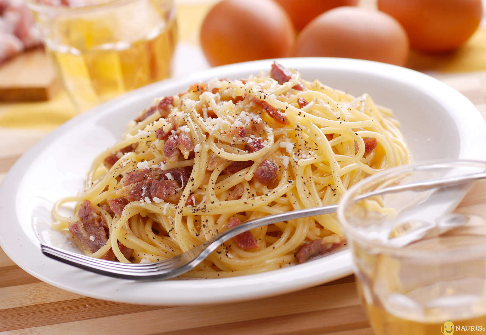 Как выглядит спагетти. Паста карбонара. Итальянская паста карбонара. Спагетти карбонара с панчеттой. Карбонара Италия.