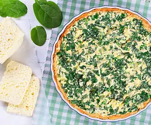 Pinaatti-lehtikaalipiiras