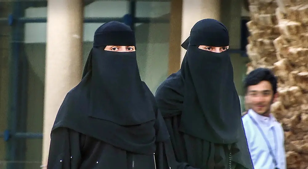 Ulkolinja: Saudinaisten pako