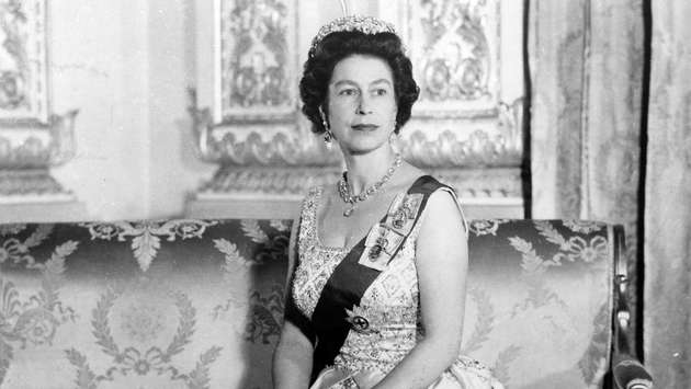 Kuningatar Elisabet: Kuninkaallinen elämä