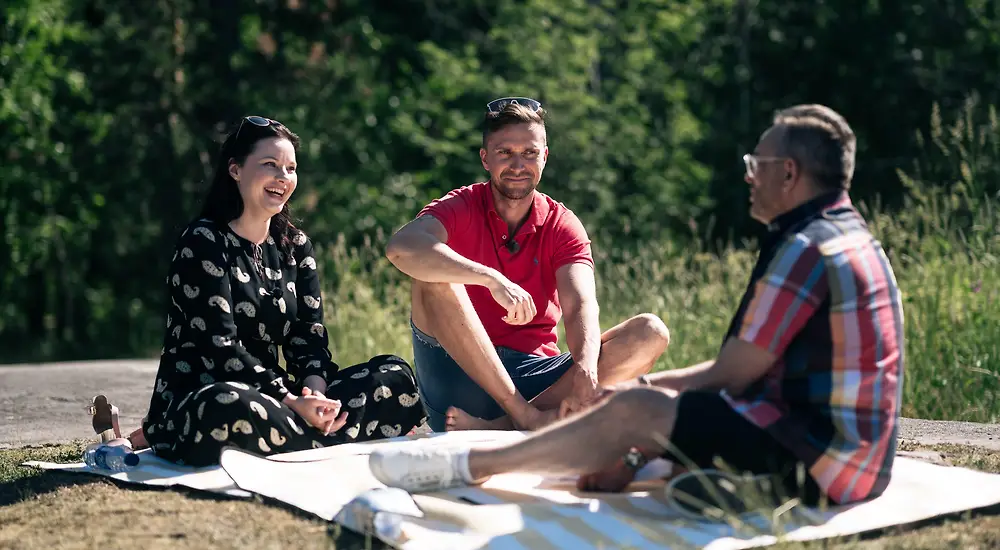 Ensitreffit alttarilla Assi