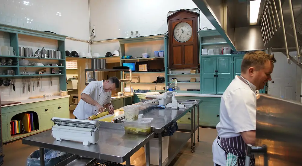 Highclere: Downton Abbey -linnan elämää