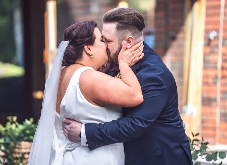 Ensitreffit alttarilla