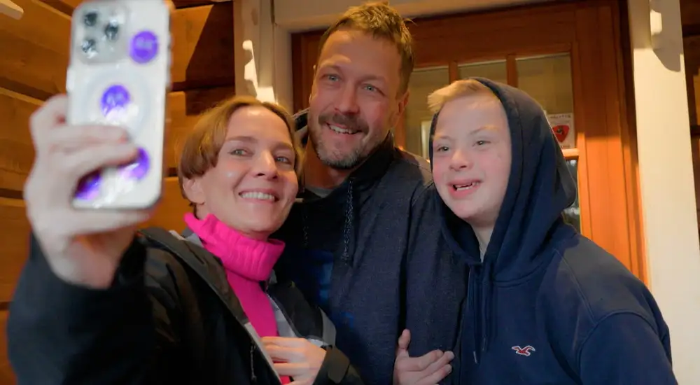 Yökylässä Maria Veitola