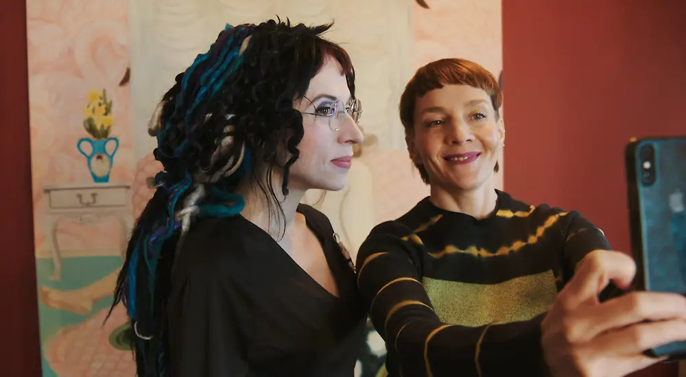 Yökylässä Maria Veitola