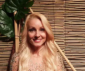 Selviytyjät Suomi Virpi Kätkä tykkää hätkähdyttävästä tv-sarjasta - kommunikoi edesmenneiden kanssa