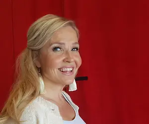 Marita Taavitsainen avaa uransa alkuhetkiä: "Siitä sain ensimmäisen fiiliksen, mitä on olla lavalla"