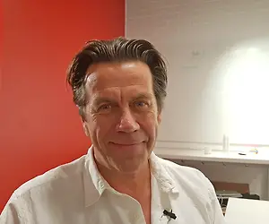 Mikko Kuustonen jakaa hauskan detaljin - Löytää itsensä suosikkileffansa Dude-hahmona aika usein