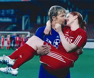 Tänään tv:ssä: Menestyskomedia FC Venus yhdistää romantiikan ja urheilun - Se on kelpo viihdettä!