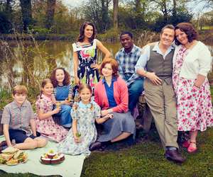 Taattua brittidraamaa TV:ssä: Larkinin perhe vie hieman epäsovinnaisen perheen elämään