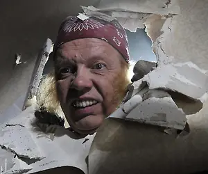 TV-vinkki: Kummeli V -leffa - Hulvaton jengi pistää menoksi hervottomissa tarinoissa!