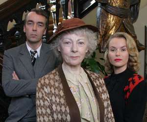 Klassikko tv:ssä! Agatha Christien Miss Marple -leffasarja jatkuu - Nokkela neito ratkoo rikoksia!