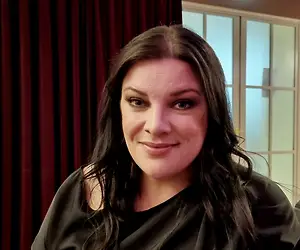 Vain elämää: Hanna Pakarinen vastaa kysymykseen baari-illoista - Mitä tapahtui, kun kamerat sammui?