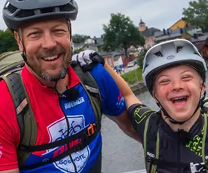 HISTORIAA! Onko Osmo Peltola Vuoden esiintyjä? Vai Peltsi-isä? Erikseen Kultainen Venla TOP 3:ssa!