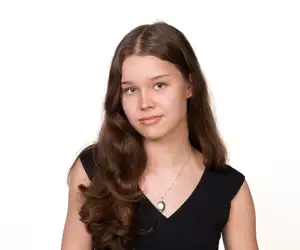 Edesmenneen Olga Temosen Helga-tytär, 17, rohkeasti eteenpäin - Tämä haaveena