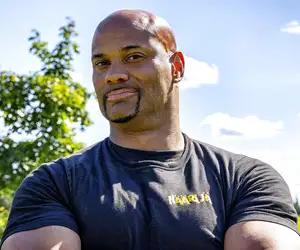 Farmi-tippuja Jucci Hellström lataa suorat sanat Farmista: 