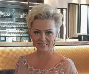 Helena Ahti-Hallberg avaa yksityiselämäänsä - Espanjaan liittyvä haave saa silmät loistamaan