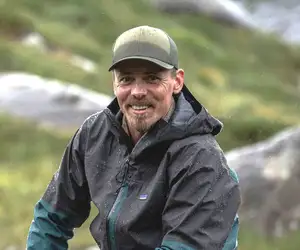 Jasper Pääkkönen paljastaa, missä oikeasti nukutaan The Summit Suomi -kuvauksissa