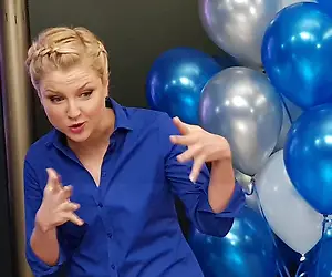 Katso video: Paras leffa ikinä: Helmi-Leena Nummela