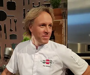 Kyllä Kari "Kape" Aihinen on todellinen moottori suustaan - Yksi kysymys aiheuttaa puheripulin