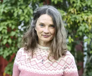 Tätä ei nähdä tv:ssä: Kirsi Salo umpirehellisenä Farmi-kisaajien väleistä: